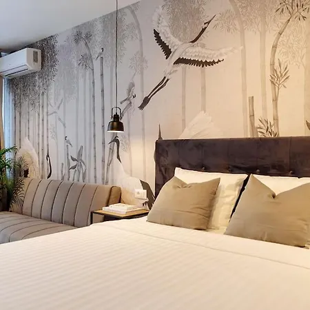 Charming & Modern - Cismigiu Park - Netflix *