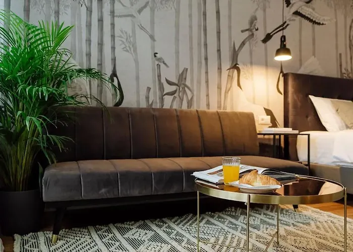 Charming & Modern - Cismigiu Park - Netflix *