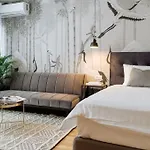 Charming & Modern - Cismigiu Park - Netflix