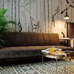 Charming & Modern - Cismigiu Park - Netflix *
