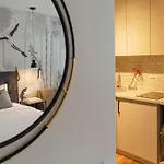 Апартаменти Charming & Modern - Cismigiu Park - Netflix Бухарест