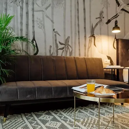 Charming & Modern - Cismigiu Park - Netflix *